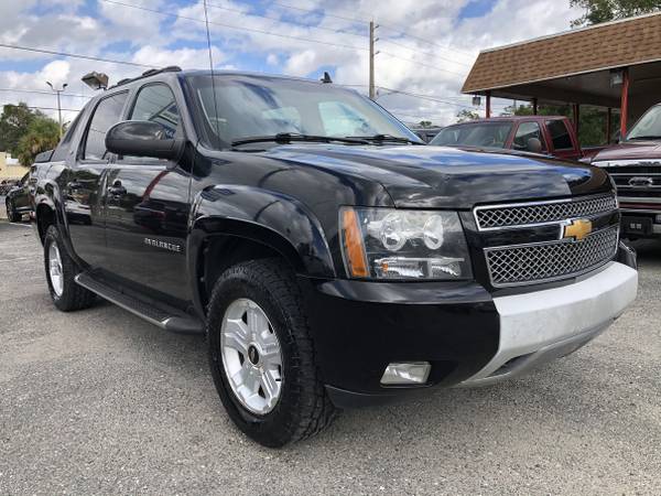 2011 Chevrolet Avalanche LT Z71 4X4 - One Owner - WE FINANCE! - cars... for sale in Jacksonville, FL – photo 9