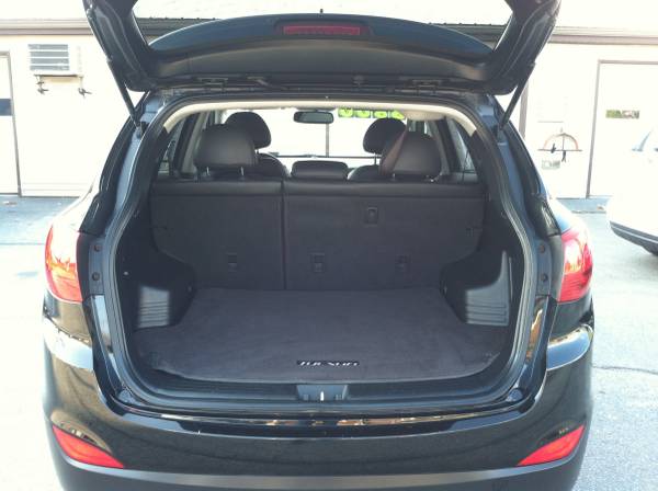 2010 Hyundai Tucson 4-Door - cars & trucks - by dealer - vehicle... for sale in Columbia, PA – photo 11