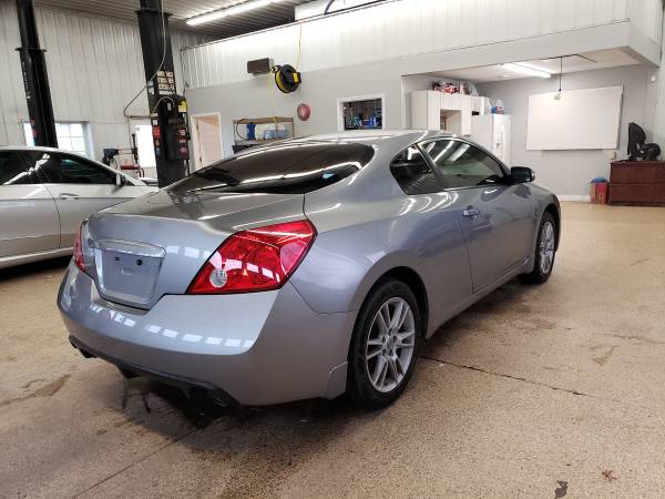 **2008 NISSAN ALTIMA 3.5 SE 2DR COUPE SUNROOF** - cars & trucks - by... for sale in Cambridge, MN – photo 4
