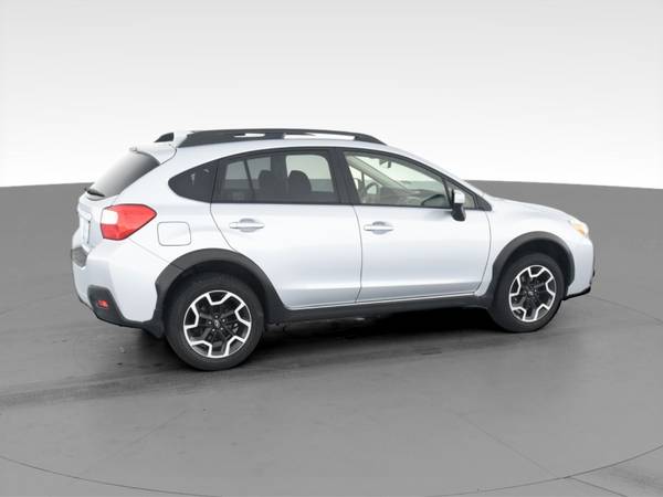 2017 Subaru Crosstrek 2.0i Premium Sport Utility 4D hatchback Silver... for sale in Park Ridge, IL – photo 12