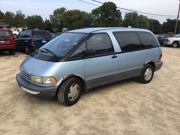 1991 Toyota Previa Deluxe - 3rd row - AUX, USB input - cruise for sale in Farmington, MN – photo 2