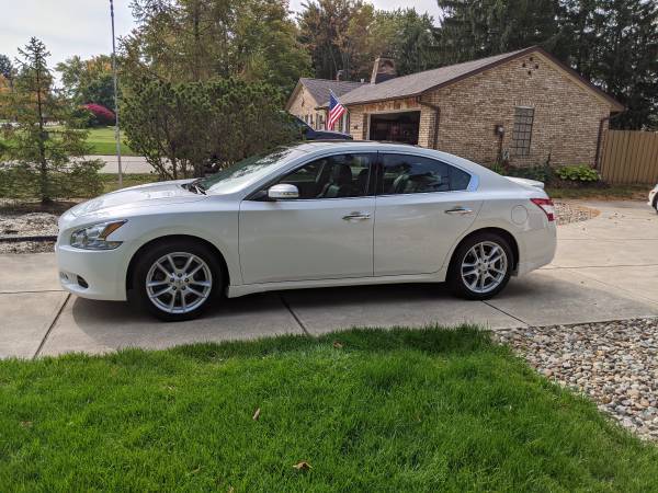 2011 Nissan Maxima SV Premium Package 47k Miles - cars & trucks - by... for sale in Strongsville, OH – photo 2