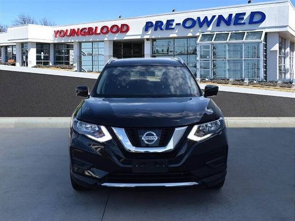 2017 Nissan Rogue SV SKU:92058P Nissan Rogue SV SUV - cars & trucks... for sale in Springfield, MO – photo 2