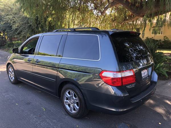 2006 Honda Odyssey Touring - cars & trucks - by dealer - vehicle... for sale in North Hollywood, CA – photo 4