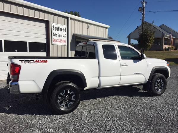 2017 Toyota Tacoma Access Cab TRD Off Road 4x4 for sale in Greenback, TN – photo 4