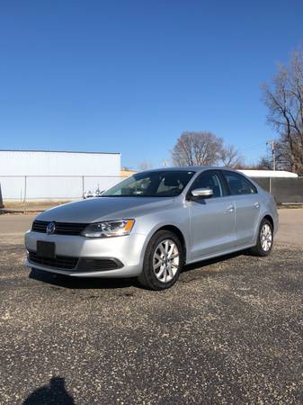 2014 Volkswagen Jetta SE - cars & trucks - by owner - vehicle... for sale in Cottage Grove, WI – photo 9