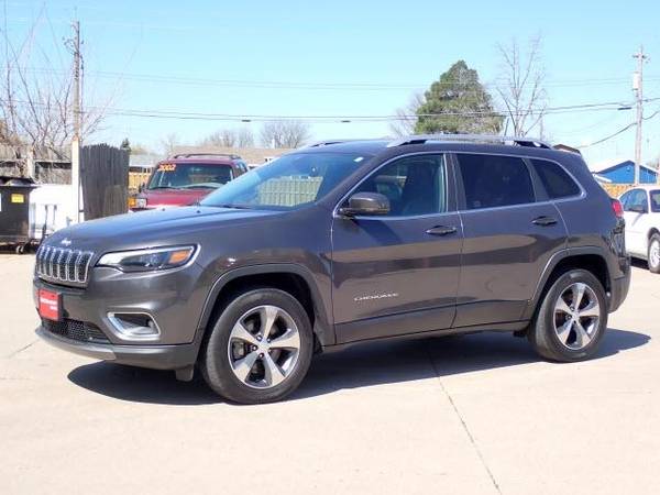 2019 Jeep Cherokee Limited 4x4 - - by dealer - vehicle for sale in Columbus, NE – photo 5