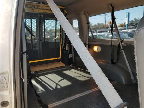 2012 Ford E350 SuperClub Wagon w/ Wheelchair Lift , Hi-Top... for sale in Kentwood, MI – photo 9