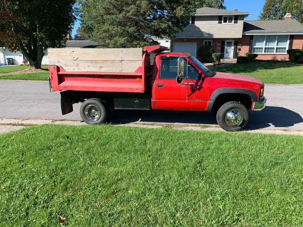 Chevy 4x4 Dump Truck w/ Plow for sale in Depew, NY – photo 2