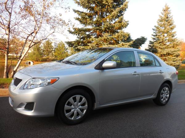 2010 Toyota Corolla LE - cars & trucks - by owner - vehicle... for sale in Bartlett, IL – photo 2