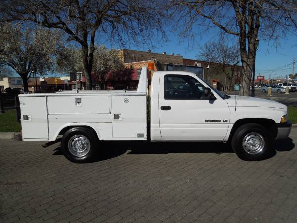 1999 DODGE 2500 UTILITY WITH LIFT GATE LOW MILES - cars & trucks -... for sale in Oakdale, CA – photo 2