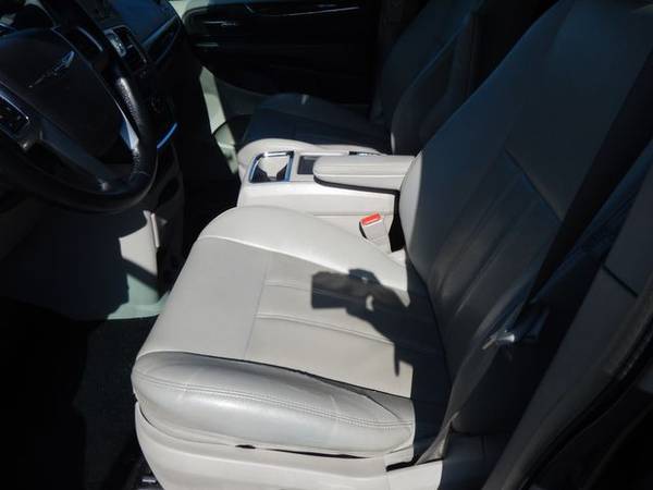 2013 Chrysler Town & Country Touring - Must Sell! Special Deal! for sale in Oakdale, MN – photo 11