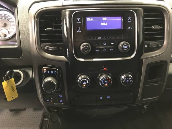 2016 RAM 1500 EXPRESS 4WD CREW CAB!! 1 OWNER!! 60K MILES!! 5.7L V8!! for sale in Norman, KS – photo 10