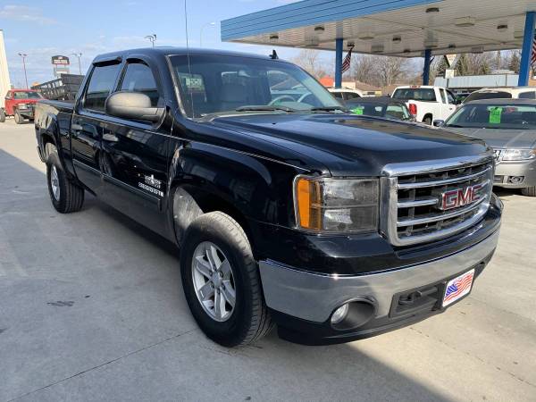 2012 GMC Sierra SLE Z71 Crew Cab 4x4 - - by for sale in Grand Forks, MN – photo 4