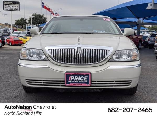 2005 Lincoln Town Car Signature Limited SKU:5Y663702 Sedan - cars &... for sale in North Richland Hills, TX – photo 2