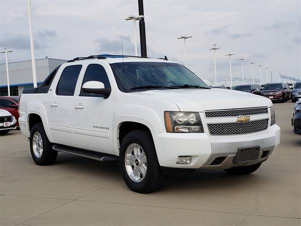 2011 Chevrolet Avalanche 1500 4WD 4D Crew Cab / Truck LT for sale in Texarkana, TX – photo 3