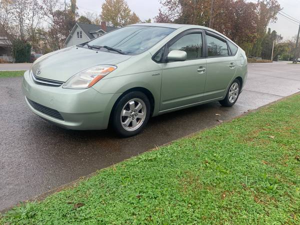 Toyota Prius Low Miles 48mpg - cars & trucks - by owner - vehicle... for sale in Knoxville, TN – photo 4