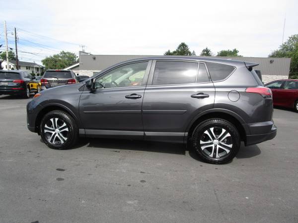 2018 TOYOTA RAV4 LE-CLEAN CAR FAX-1 OWNER-BACKUP CAMERA-LOW MILES-AWD for sale in Scranton, PA – photo 2