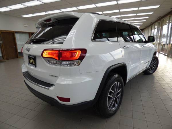 2020 Jeep Grand Cherokee Limited Holiday Special - cars & trucks -... for sale in Burbank, IL – photo 16