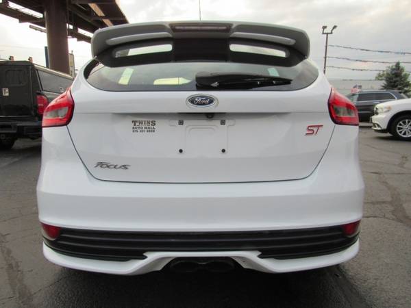 2017 Ford Focus ST Hatch - cars & trucks - by dealer - vehicle... for sale in Rockford, IL – photo 8