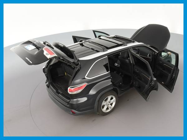 2015 Toyota Highlander Limited Platinum Sport Utility 4D suv Black for sale in San Bruno, CA – photo 19