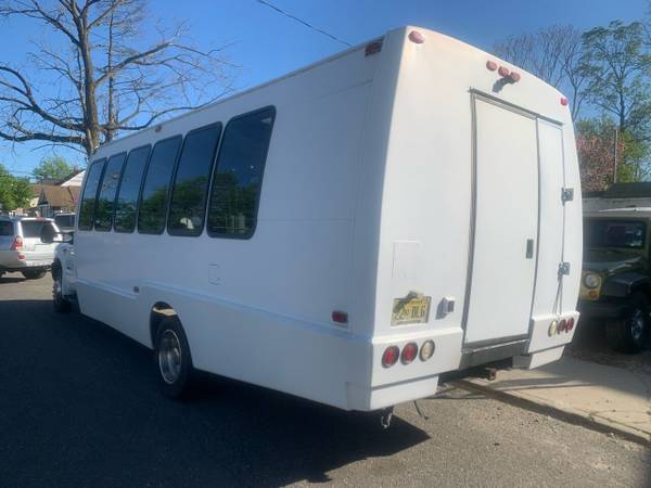 SHUTTLE BUS/1999 FORD F-550 SHUTTLE BUS WITH ONLY 74000 - cars & for sale in West Long Branch, NJ – photo 3