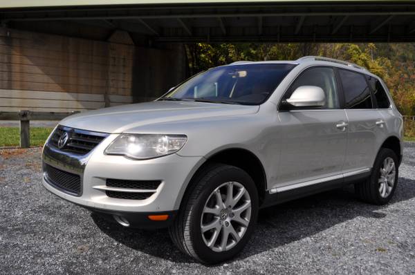 2010 VW Touareg TDI AWD LOW MILES for sale in Laurys Station, PA – photo 3