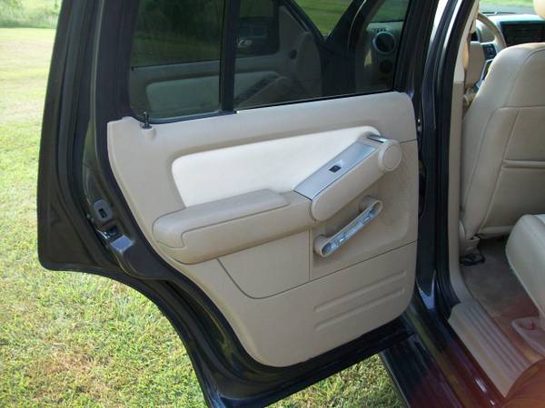 2007 Mercury Mountaineer 3rd Row, Leather, Moonroof for sale in Raymond, MS – photo 11