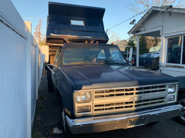 DUMP TRUCK 1988 CHEVY R3500 DUMP TRUCK 5 SPEED - cars & trucks - by... for sale in West Long Branch, NJ – photo 5