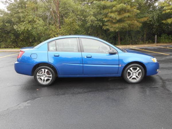 2005 SATURN ION LEVEL THREE / 2 OWNER CAR / 32 SERVICE RECORDS / 4 CYL for sale in Highland Park, IL – photo 2