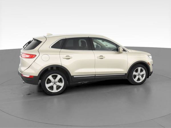 2017 Lincoln MKC Premiere Sport Utility 4D suv Gold - FINANCE ONLINE... for sale in Saint Louis, MO – photo 12
