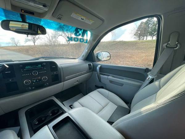 2013 GMC Sierra 1500 Crew Cab - Financing Available! - cars & trucks... for sale in Junction City, KS – photo 15