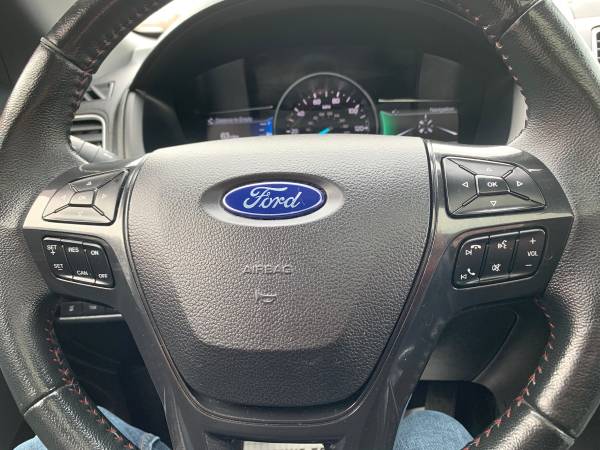 2017 Ford Explorer Sport 4WD - Loaded - Like new! for sale in Oak Forest, IL – photo 12