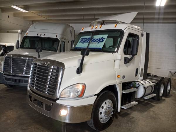 2015 FREIGHTLINER CASCADIA-DAY CAB - cars & trucks - by dealer -... for sale in Miami, FL – photo 8