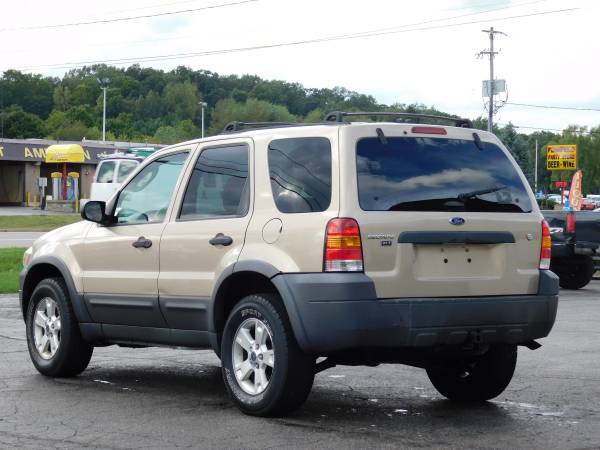 ONLY 116K MILES!!!...2007 Ford Escape XLT!!!...AWD!!! for sale in Battle Creek, MI – photo 4