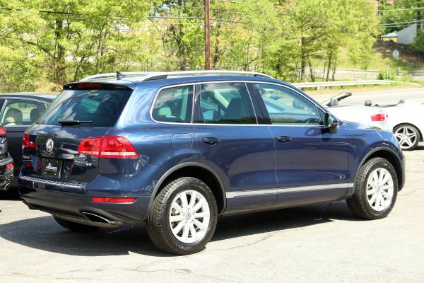 2012 Volkswagen Touareg VR6 Sport - heated seats, Bluetooth, financing for sale in Middleton, MA – photo 10