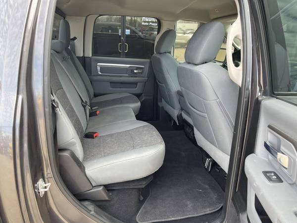 2019 RAM 1500 CREW CAB SLT 4x4 5 7L HEMI CLEAN CARFAX - cars & for sale in O Fallon, MO – photo 18
