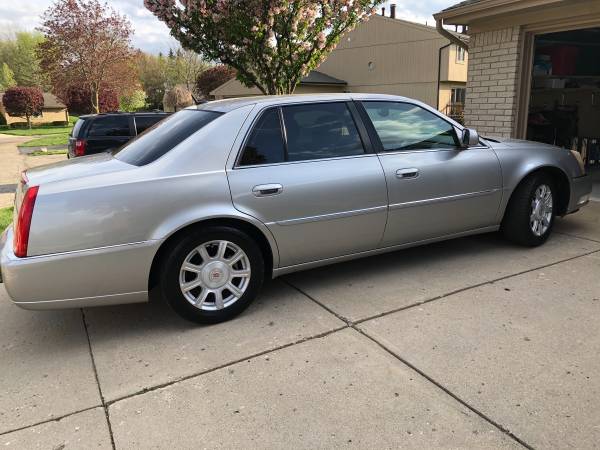 SOUTHERN CADILLAC DTS CLEAN NO RUST WELL MAINTAINED REDUCED - cars & for sale in Clarkston , MI – photo 18