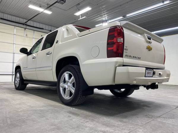 2013 Chevrolet Avalanche - Small Town & Family Owned! Excellent for sale in Wahoo, NE – photo 2