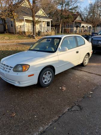 Hyundai accent 2004 - cars & trucks - by owner - vehicle automotive... for sale in Wichita, KS – photo 2