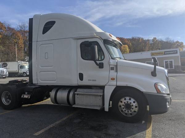 2015 FREIGHTLINER CASCADIA DOUBLE BUNK DD15 455 HP 10 SPD / 357K APU... for sale in Wappingers Falls, OH – photo 4