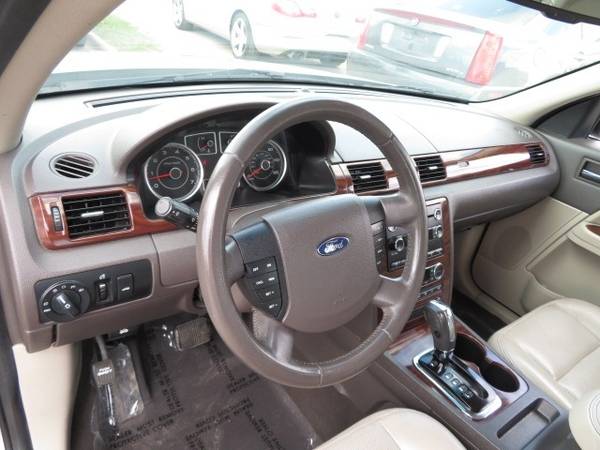 2008 Ford Taurus 4dr Sdn SEL FWD Clean Car 79, 000 miles 6, 999 for sale in Waterloo, IA – photo 10