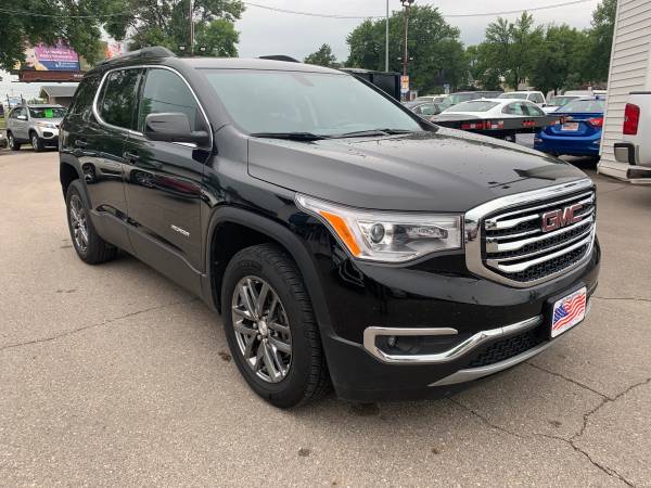 ★★★ 2018 GMC Acadia SLT / Captain Seats! / Black Leather! ★★★ for sale in Grand Forks, SD – photo 4