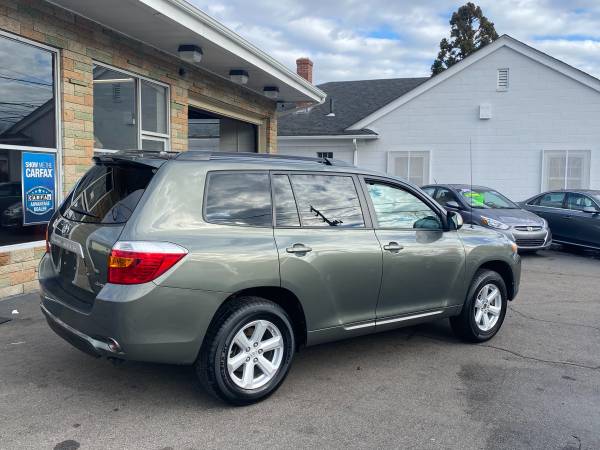 TOYOTA HIGHLANDER - cars & trucks - by dealer - vehicle automotive... for sale in Cranston, RI – photo 6
