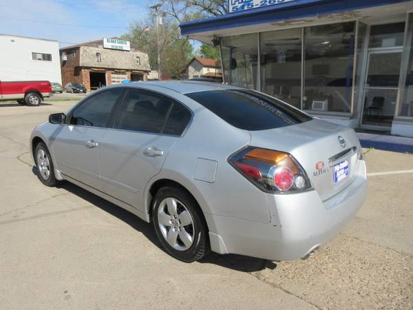2008 Nissan Altima S Sedan - Automatic/6 Speed Manual/Low Miles for sale in Des Moines, IA – photo 8