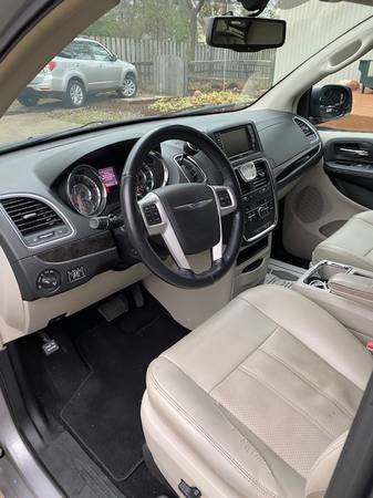 2014 Chrysler Town & Country - cars & trucks - by owner - vehicle... for sale in East Lansing, MI – photo 4