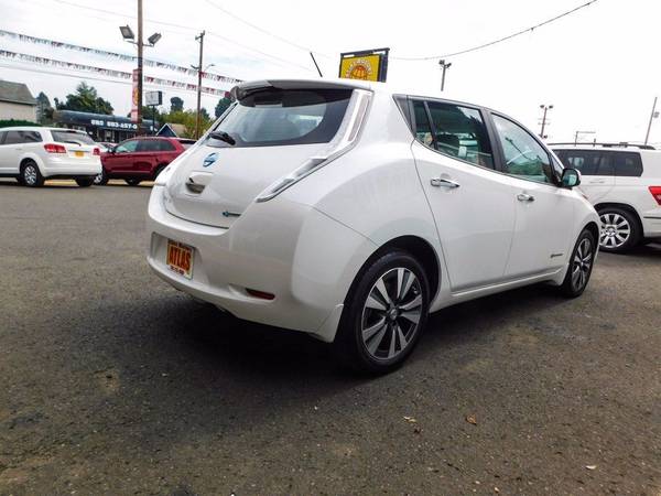 2015 Nissan LEAF SV Hatchback FWD Electric Sedan - cars & trucks -... for sale in Portland, OR – photo 6