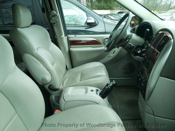 2005 *Chrysler* *Town & Country* *4dr LWB Limited FWD - cars &... for sale in Woodbridge, District Of Columbia – photo 4