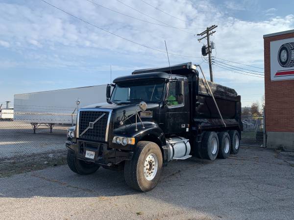 2005 Volvo Tri Axle Dump Truck - cars & trucks - by owner - vehicle... for sale in Fort Wayne, IN – photo 7