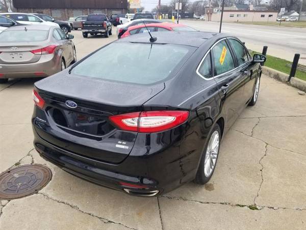 2016 Ford Fusion SE AWD - cars & trucks - by dealer - vehicle... for sale in Madison Heights, MI – photo 3
